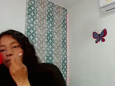 Snapshot of Isabellacarson chatting on June 6, 5:06 pm Isabellacarson online show from June 6, 5:06 pm