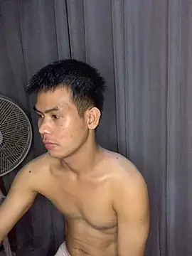 Snapshot of Asianboy_2000 chatting on July 1, 8:19 pm Asianboy 2000 online show from July 1, 8:19 pm