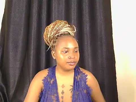 Snapshot of milkhanriieter chatting on July 17, 1:01 am milkhanriieter online show from July 17, 1:01 am