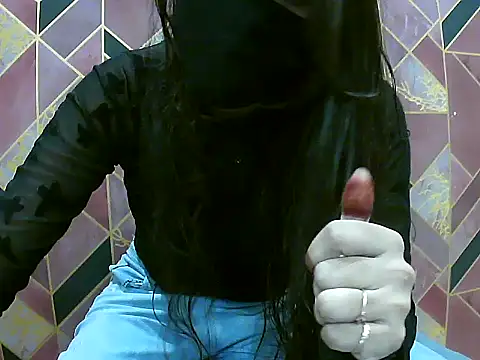 Snapshot of Hot-Roshni chatting on June 15, 6:10 pm Hot-Roshni online show from June 15, 6:10 pm