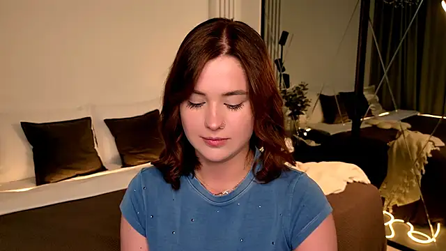 Snapshot of MurielGray chatting on June 7, 6:06 am MurielGray online show from June 7, 6:06 am