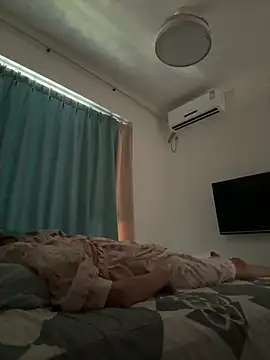 Snapshot of Xiao_Mao_meow chatting on July 23, 12:24 am Xiao Mao meow online show from July 23, 12:24 am
