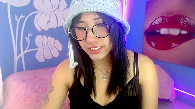 Snapshot of eli_doll chatting on June 26, 11:25 am eli doll online show from June 26, 11:25 am