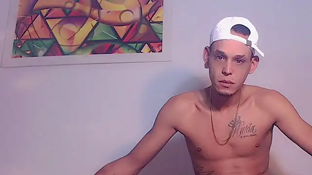 Snapshot of Brendt_Hotx chatting on June 6, 12:16 am Brendt Hotx online show from June 6, 12:16 am