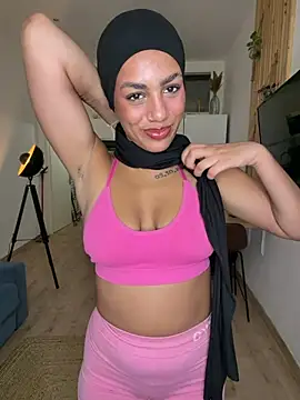 Snapshot of nadiabnssd chatting on July 28, 12:59 pm nadiabnssd online show from July 28, 12:59 pm