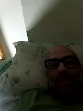 Snapshot of Italianman21 chatting on June 18, 6:57 am Italianman21 online show from June 18, 6:57 am