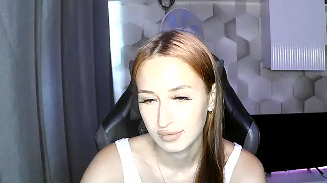 Snapshot of Emilia_Jack_Carvel chatting on August 10, 1:09 am Emilia Jack Carvel online show from August 10, 1:09 am