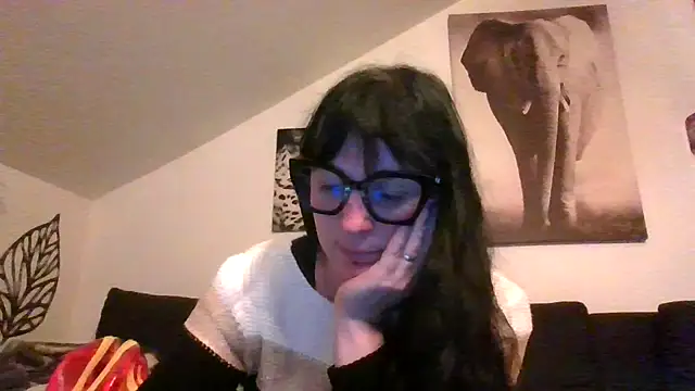 Snapshot of sexujuly88 chatting on May 6, 8:58 pm sexujuly88 online show from May 6, 8:58 pm