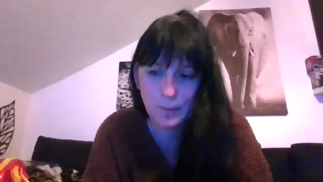 Snapshot of sexujuly88 chatting on May 7, 9:20 pm sexujuly88 online show from May 7, 9:20 pm