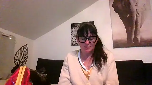Snapshot of sexujuly88 chatting on May 10, 8:03 pm sexujuly88 online show from May 10, 8:03 pm