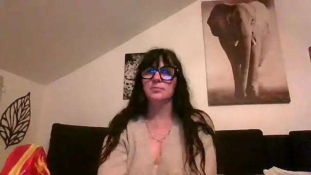 Snapshot of sexujuly88 chatting on May 19, 8:26 pm sexujuly88 online show from May 19, 8:26 pm