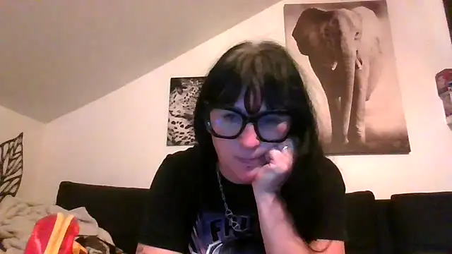 Snapshot of sexujuly88 chatting on May 27, 9:12 pm sexujuly88 online show from May 27, 9:12 pm