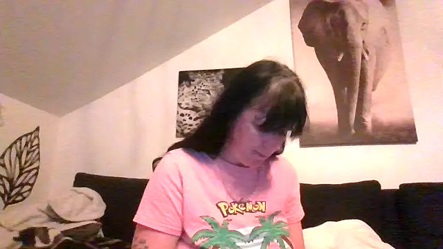 Snapshot of sexujuly88 chatting on May 28, 9:23 pm sexujuly88 online show from May 28, 9:23 pm
