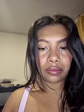 Snapshot of PauliOrtiz_1 chatting on June 1, 9:22 am PauliOrtiz 1 online show from June 1, 9:22 am