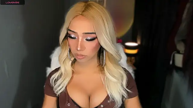 Attractive Goddess Isla online show from June 13, 1:20 pm