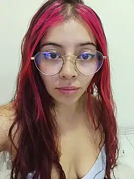 Snapshot of liz_cute chatting on June 9, 10:21 pm liz cute online show from June 9, 10:21 pm