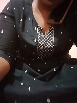 Snapshot of Tamilvalarmathi chatting on June 10, 5:23 pm Tamilvalarmathi online show from June 10, 5:23 pm
