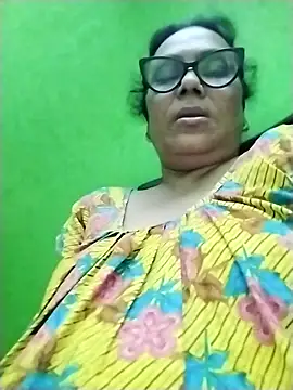 Snapshot of chatterjeesayani567 chatting on July 5, 7:54 pm chatterjeesayani567 online show from July 5, 7:54 pm