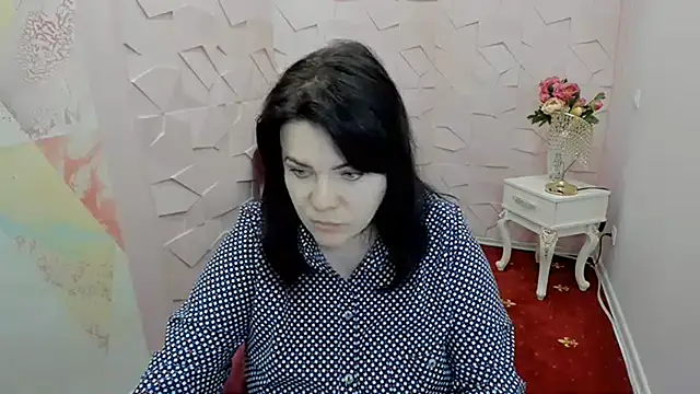 Snapshot of Julia_reeves chatting on June 1, 12:51 pm Julia reeves online show from June 1, 12:51 pm