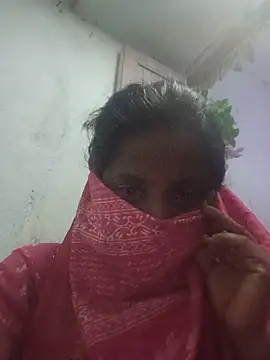 Snapshot of Vasavi_28 chatting on June 2, 7:49 pm Vasavi 28 online show from June 2, 7:49 pm