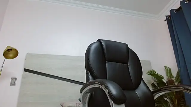 Snapshot of amara_sanchez chatting on July 15, 1:27 pm amara sanchez online show from July 15, 1:27 pm