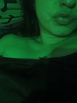 Snapshot of zaracamila98 chatting on June 17, 4:15 am zaracamila98 online show from June 17, 4:15 am