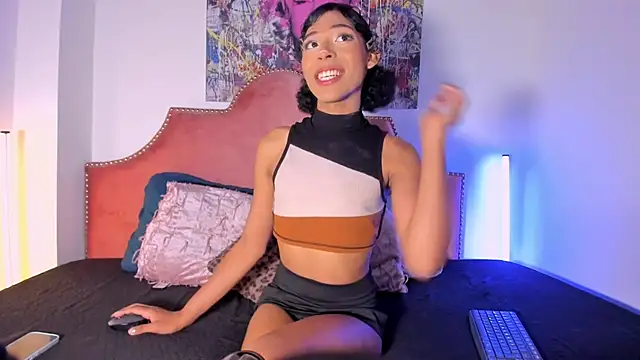 TyraHoney online show from July 13, 9:50 pm