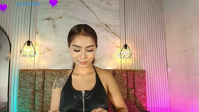 Snapshot of KENNIA_SWEETIEE chatting on July 13, 10:18 am KENNIA SWEETIEE online show from July 13, 10:18 am