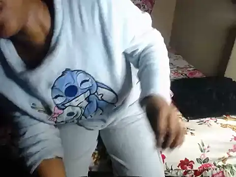 Snapshot of Thickmisspearl23 chatting on June 26, 11:09 pm Thickmisspearl23 online show from June 26, 11:09 pm