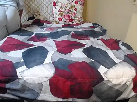 Snapshot of Thickmisspearl23 chatting on June 28, 11:00 pm Thickmisspearl23 online show from June 28, 11:00 pm