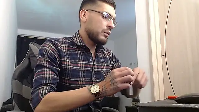 Snapshot of MalekXarxxx chatting on July 15, 5:02 am MalekXarxxx online show from July 15, 5:02 am