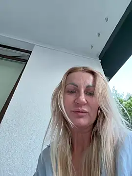 Snapshot of Margerita69 chatting on June 6, 6:23 pm Margerita69 online show from June 6, 6:23 pm