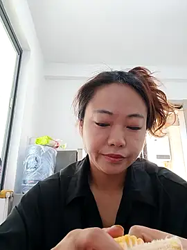 Snapshot of Yaoyao__ chatting on June 6, 8:30 am Yaoyao online show from June 6, 8:30 am