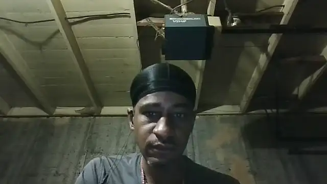 Snapshot of Leo99842 chatting on July 25, 3:37 am Leo99842 online show from July 25, 3:37 am