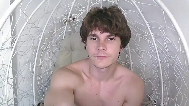 Snapshot of Eric_Crush chatting on July 16, 1:11 am Eric Crush online show from July 16, 1:11 am