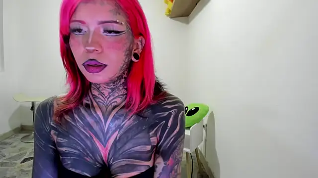 Snapshot of Nickidoll66_ chatting on June 22, 11:35 pm Nickidoll66 online show from June 22, 11:35 pm