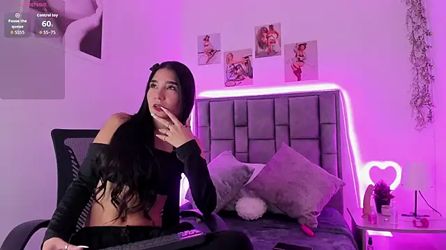 Snapshot of Violeta_Velvet_ chatting on June 12, 12:48 pm Violeta Velvet online show from June 12, 12:48 pm