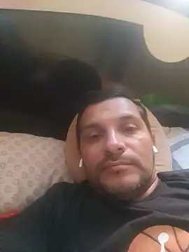 Snapshot of RIchar05 chatting on June 4, 7:42 pm RIchar05 online show from June 4, 7:42 pm