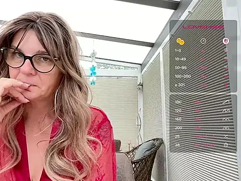 DirtyMarie80 online show from June 18, 5:30 am