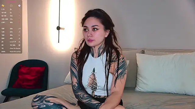 Snapshot of KarenHotFlirt chatting on July 5, 4:14 pm KarenHotFlirt online show from July 5, 4:14 pm