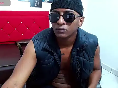 Snapshot of caellt chatting on June 9, 6:41 pm caellt online show from June 9, 6:41 pm