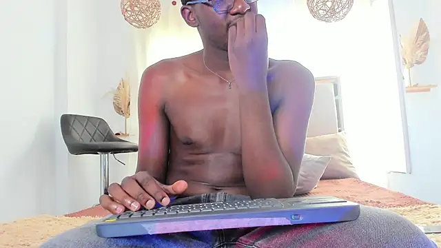 Snapshot of xavier_cole chatting on July 22, 8:11 pm xavier cole online show from July 22, 8:11 pm