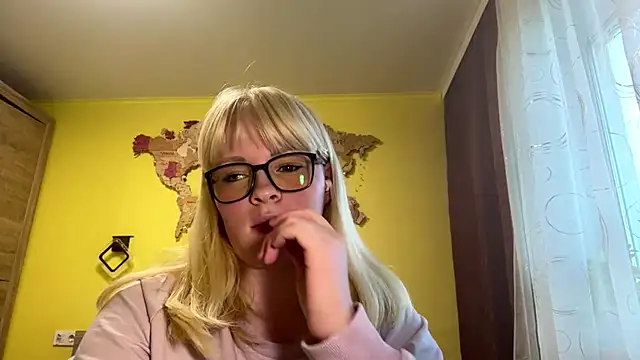 LeslyKelly online show from June 3, 4:12 pm