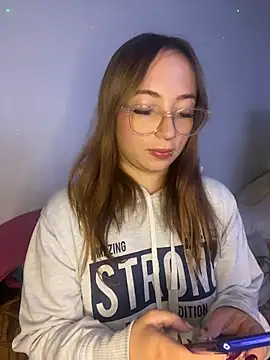 Snapshot of Caamii_ chatting on June 9, 3:29 am Caamii online show from June 9, 3:29 am