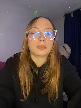 Snapshot of Caamii_ chatting on June 15, 1:08 am Caamii online show from June 15, 1:08 am