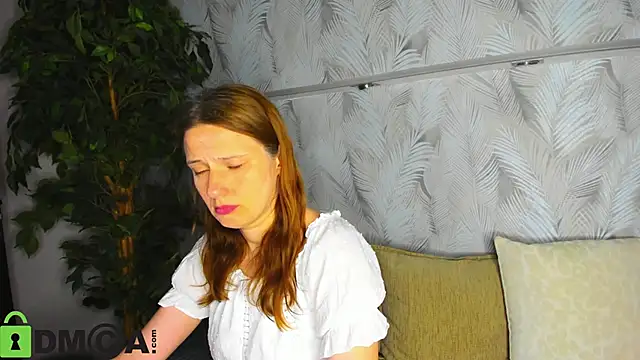 Snapshot of Kathrine-Meyer chatting on June 10, 1:06 am Kathrine-Meyer online show from June 10, 1:06 am