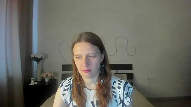 Snapshot of Kathrine-Meyer chatting on June 16, 1:08 am Kathrine-Meyer online show from June 16, 1:08 am