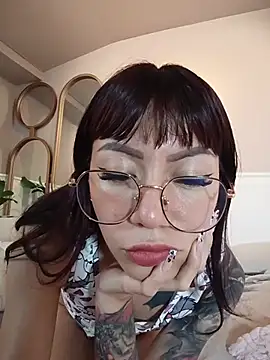 Snapshot of youbabydemon chatting on June 25, 4:01 am youbabydemon online show from June 25, 4:01 am