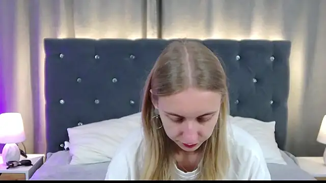 LirienVexx online show from July 23, 3:48 am