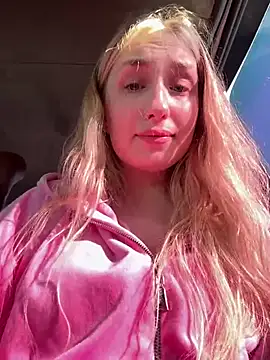 Polly Pop online show from July 25, 2:14 pm